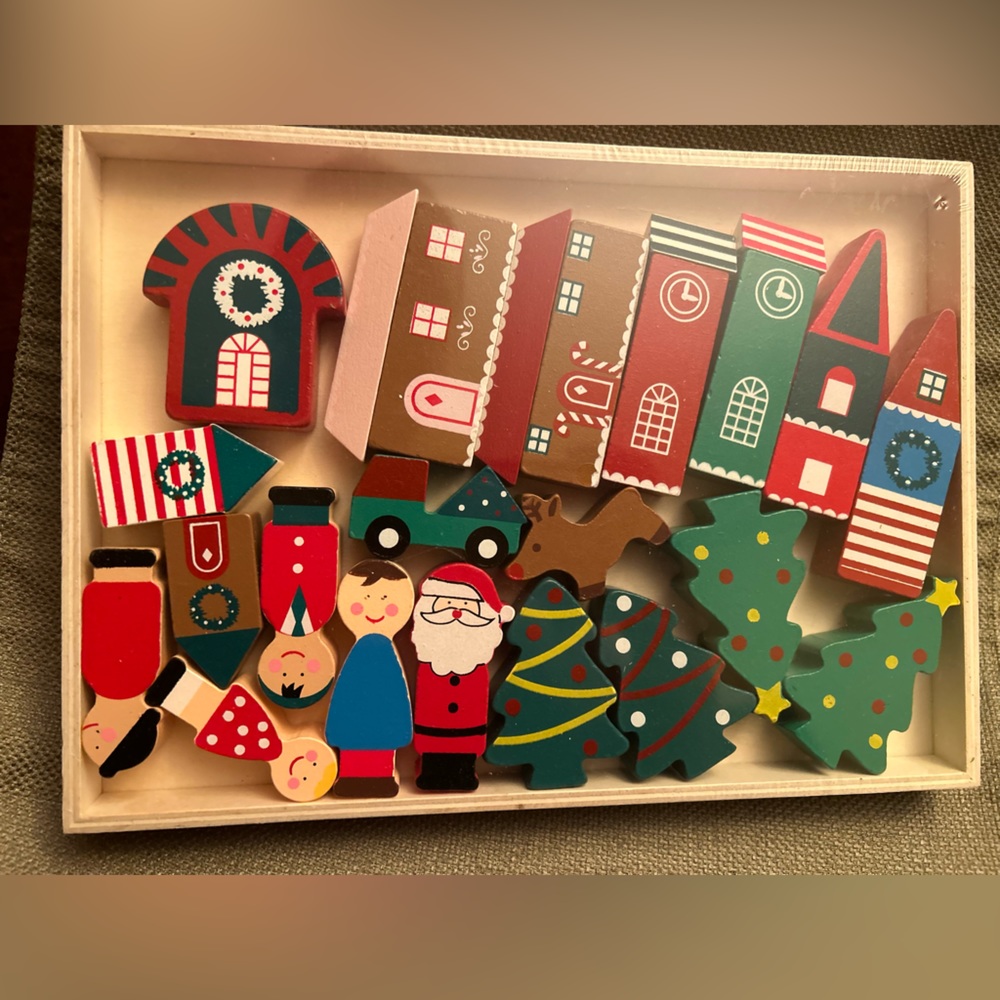 Mud Pie Christmas Village Wood Toy Set